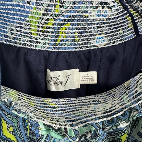 Eliza J Smocked Off-the-Shoulder Paisley Dress Sz 4 Knee Length - Picture 3 of 7